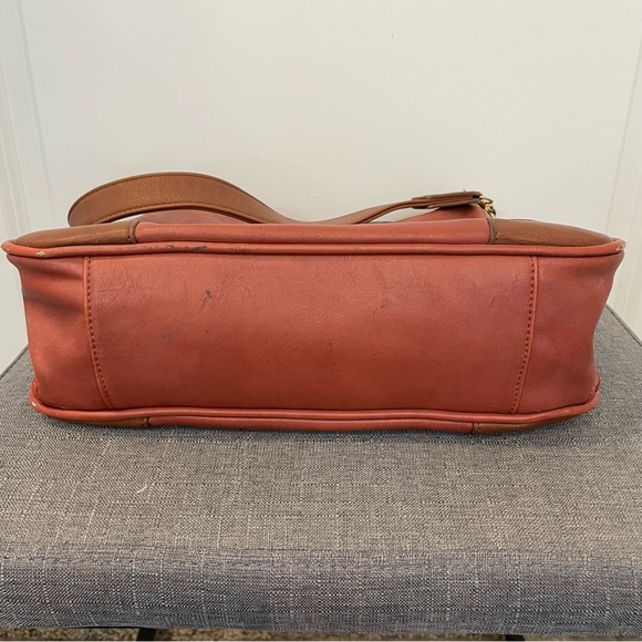 BULLDOG CASES Concealed Carry Hobo Shoulder Bag - Picture 7 of 15